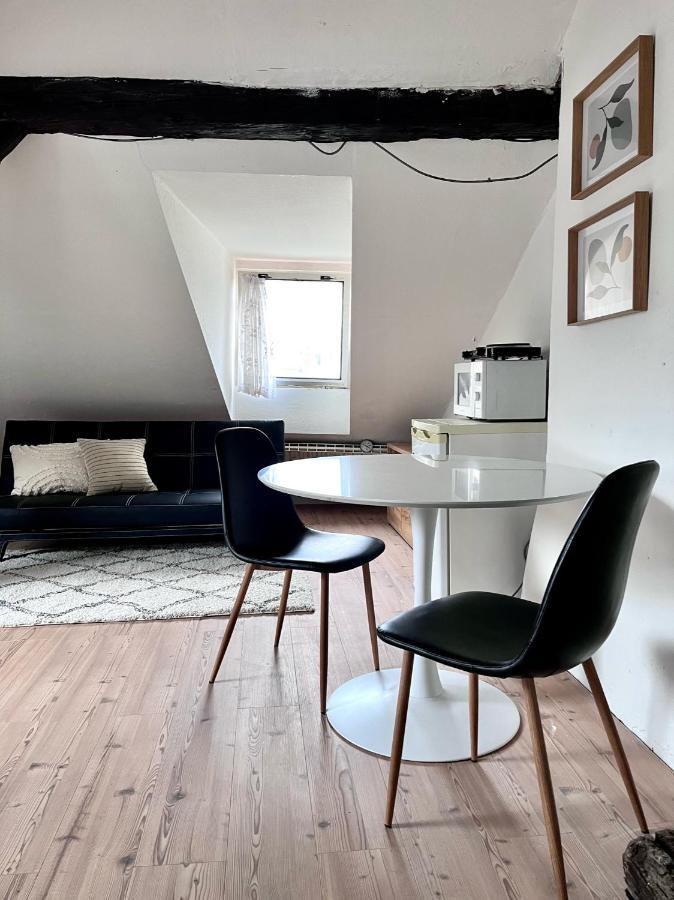 Loft Apartment Close To Metro Palmovka Praga Exterior foto